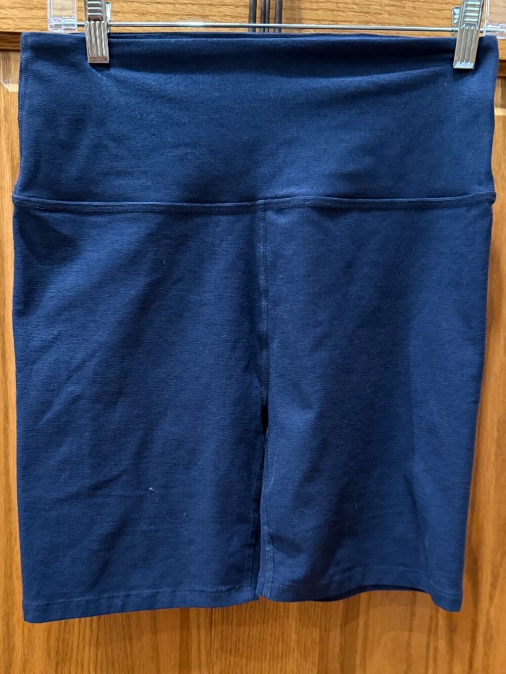 BEYOND YOGA 'Spacedye Team Pockets' 7" Biker Short in Nocturnal Navy - Picture 2 of 4
